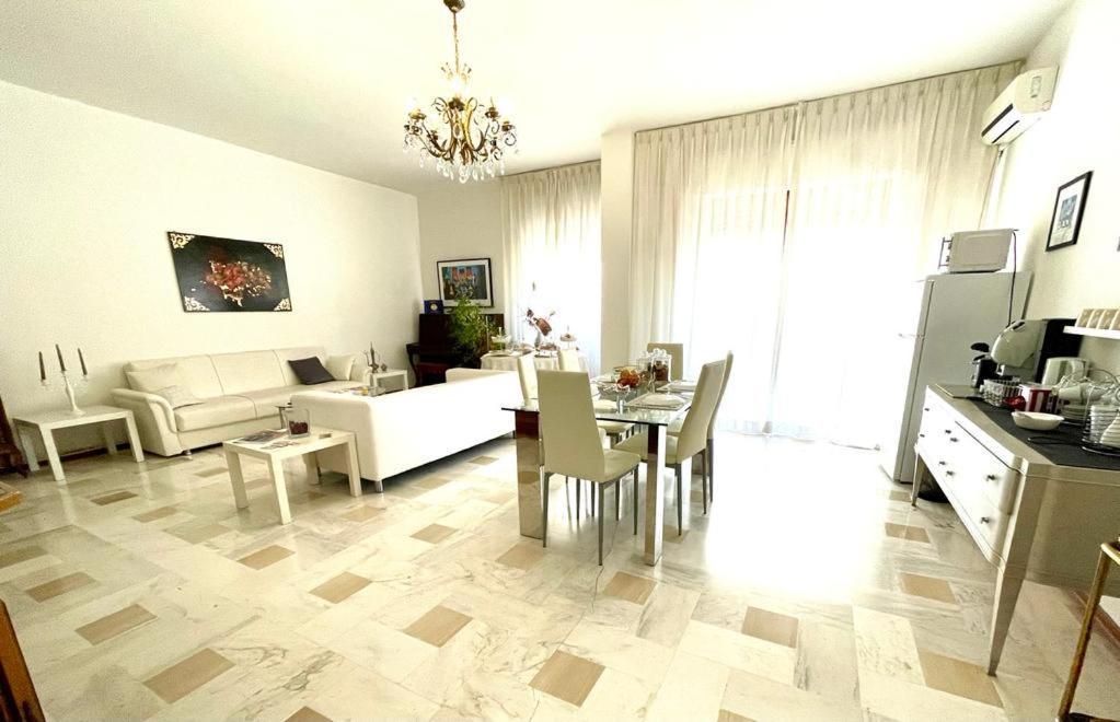טאראנטו Rosa Dei Venti B&B מראה חיצוני תמונה